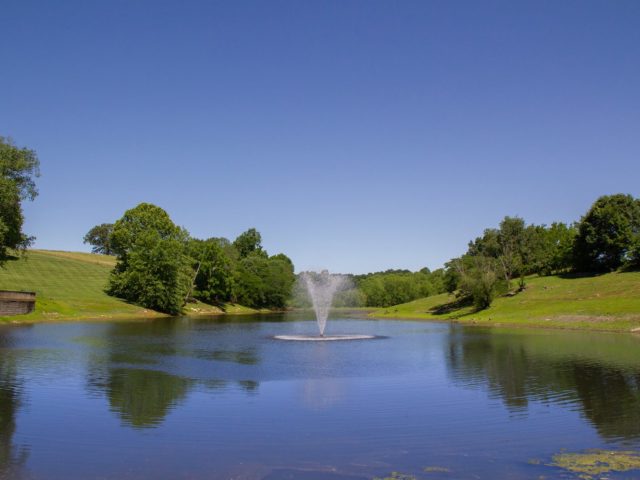 Fountain on a lake at drug and alcohol treatment rehab in Nashville